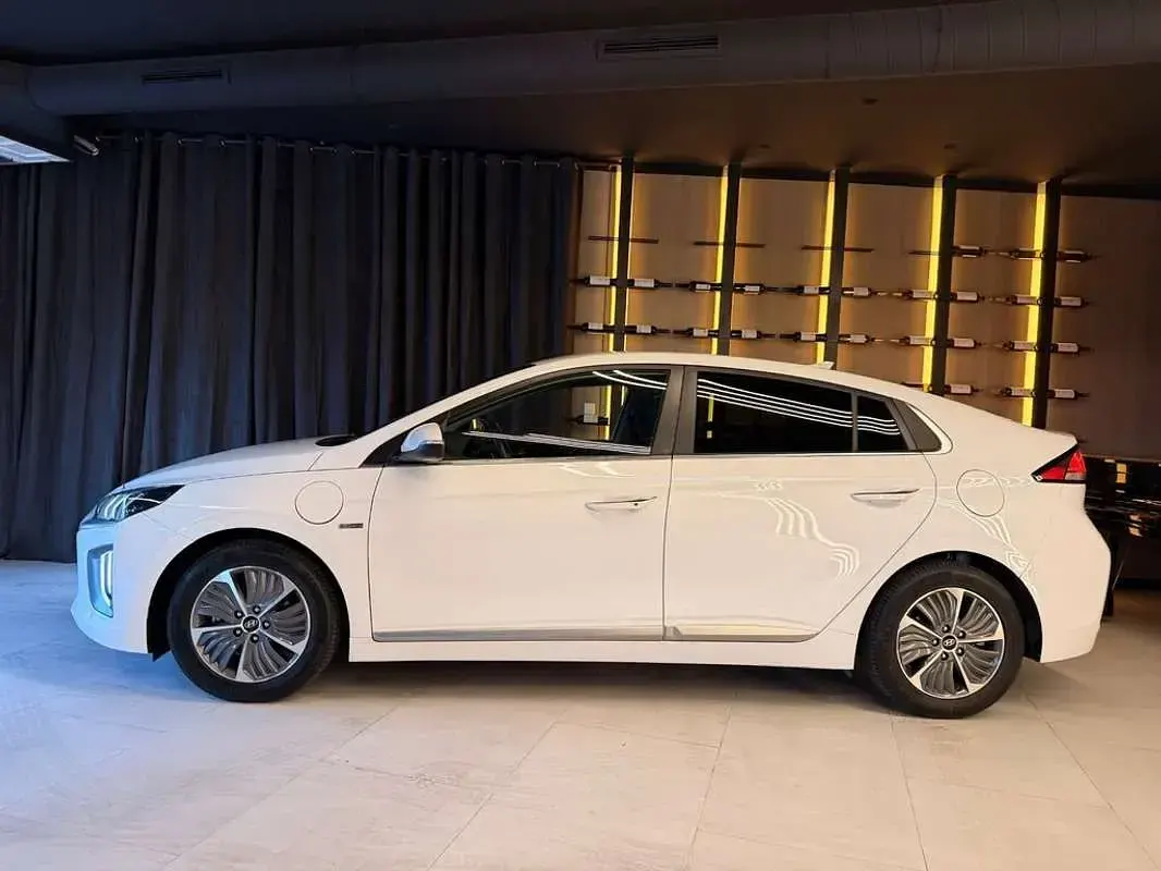 Usado Hyundai Ioniq Style 141 CV (103 kW) 2020 Blanco Utilitario