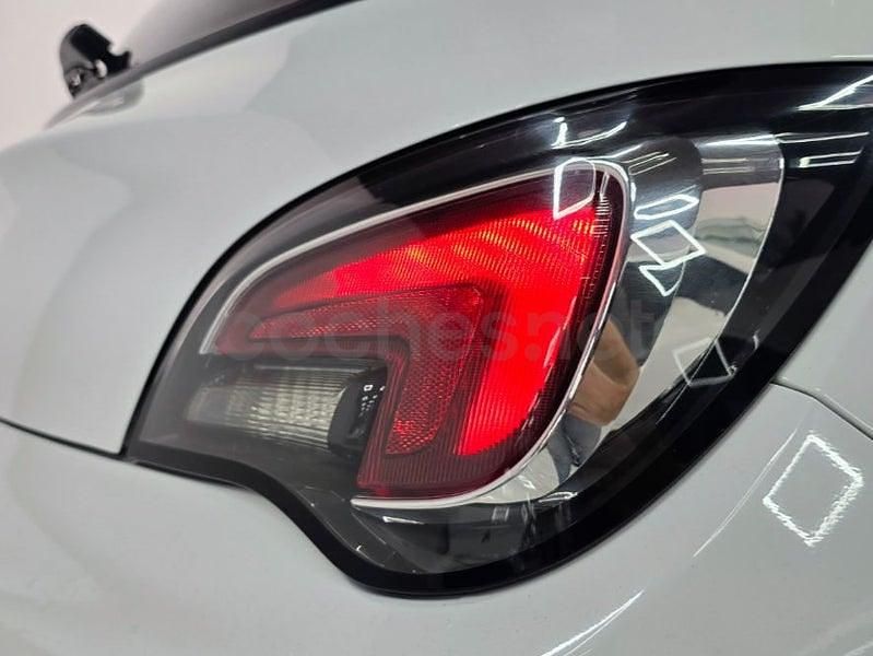Usado Opel Adam Rocks 150 CV (110 kW) 2017 Blanco Utilitario