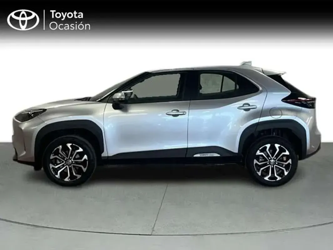 Usado Toyota Yaris Cross Active 116 CV (85 kW) 2023 Gris SUV