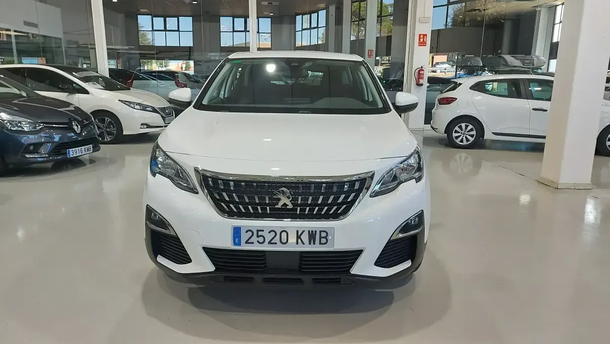 Usado Peugeot 3008 Active 130 HP (95 kW) 2019 Branco SUV