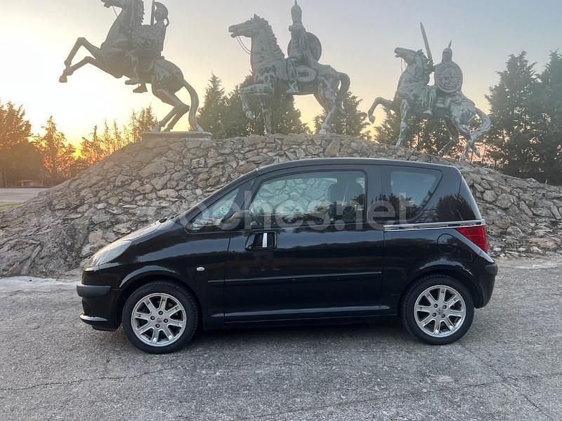 Negro Usado 2007 Peugeot 1007 Sport Utilitario | 4200 € (Un poco caro) - Imagen 1/4