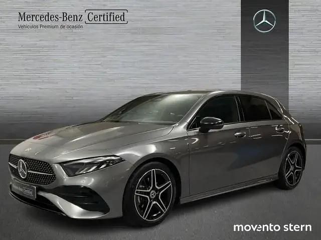 Usado Mercedes A180 Advanced 116 HP (85 kW) 2025 Cinzento Sedan