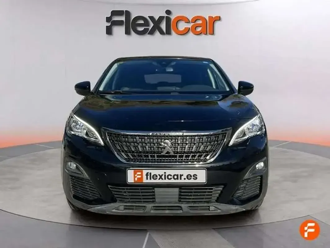 Usado Peugeot 3008 Active 120 CV (88 kW) 2017 Negro SUV
