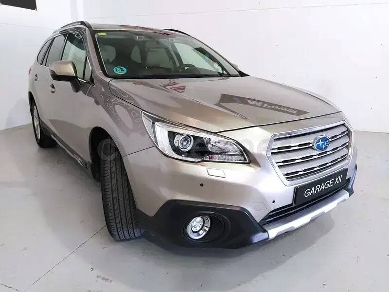 Usado Subaru Outback 150 CV (110 kW) 2016 Gris / plata Familiar