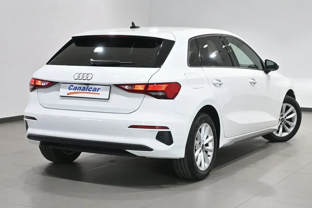 Usado Audi A3 S-Line 150 CV (110 kW) 2022 Blanco Berlina