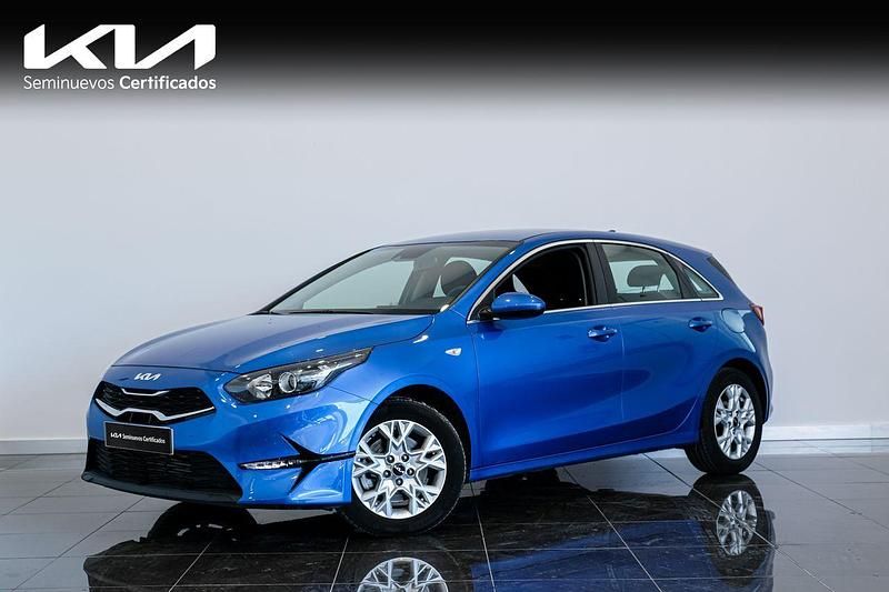 Azul Usado 2024 Kia Ceed Utilitario | 18.990 € (Precio justo) - Imagen 1/4