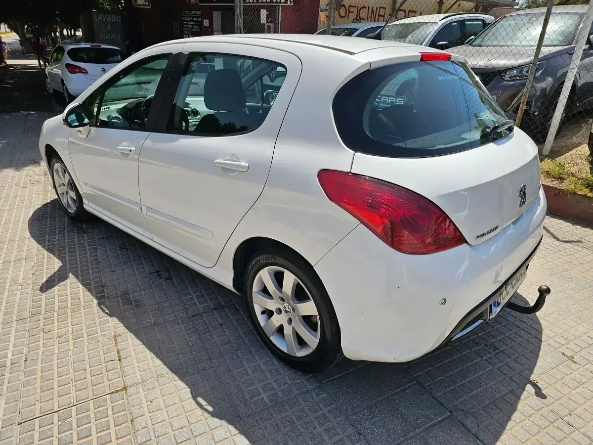 Usado Peugeot 308 Sport 90 HP (66 kW) 2010 Branco Citadino