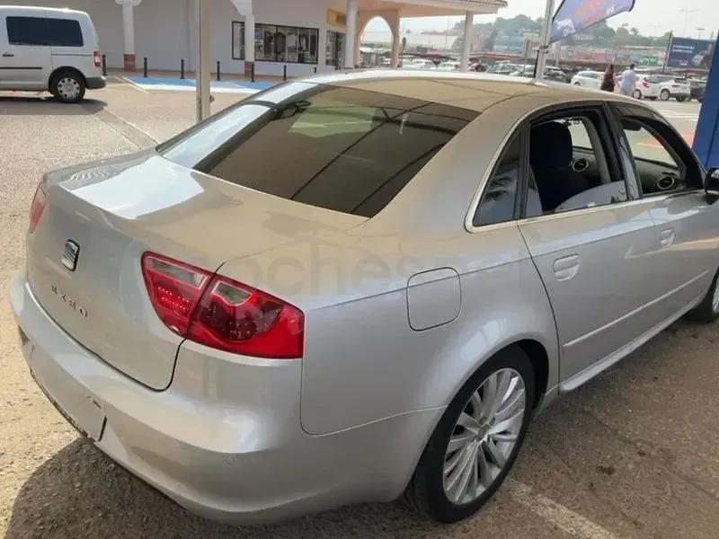 Usado Seat Exeo Sport 143 CV (105 kW) 2012 Gris / plata Berlina