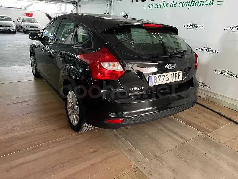 Usado Ford Focus Trend 115 CV (84 kW) 2011 Negro Berlina