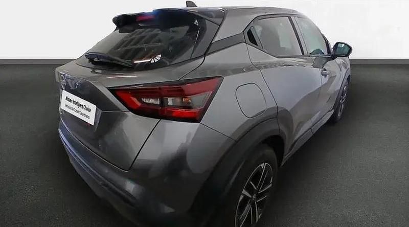 Usado Nissan Juke N-Connecta 114 CV (83 kW) 2024 Skline grey (metalizado) SUV