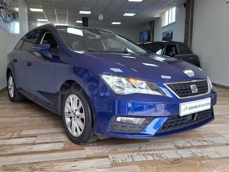 Usado Seat Leon XCELLENCE 130 CV (95 kW) 2020 Azul Familiar