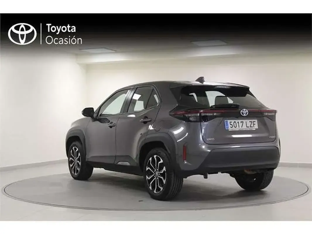 Usado Toyota Yaris Cross Active 116 CV (85 kW) 2022 Gris SUV