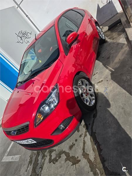 Usado Ford Focus Titanium 109 CV (80 kW) 2011 Rojo Berlina