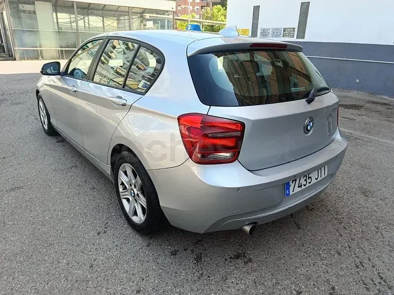 Usado BMW 118 143 CV (105 kW) 2014 Gris / plata Utilitario