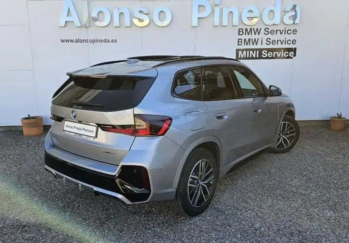 Usado BMW iX1 M Sport 150 kW (204 CV) 2025 Gris SUV