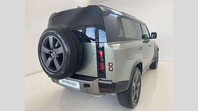 Usado Land Rover Defender SE Dynamic 249 HP (183 kW) 2025 Verde SUV