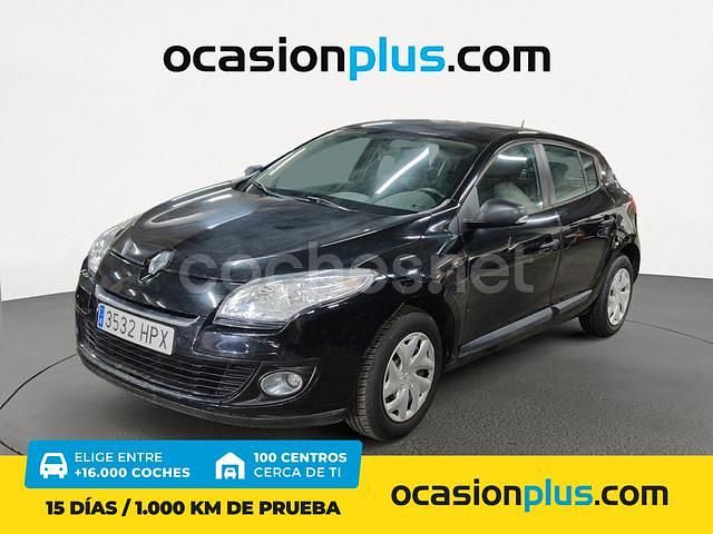 Negro Usado 2013 Renault Mégane Authentique Berlina | 8980 € - Imagen 1/4