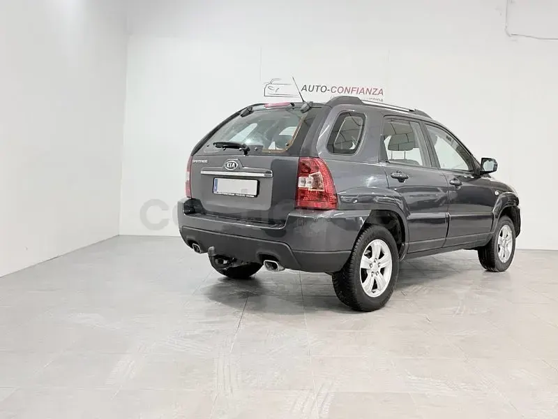 Usado Kia Sportage 142 CV (104 kW) 2008 Gris / plata SUV
