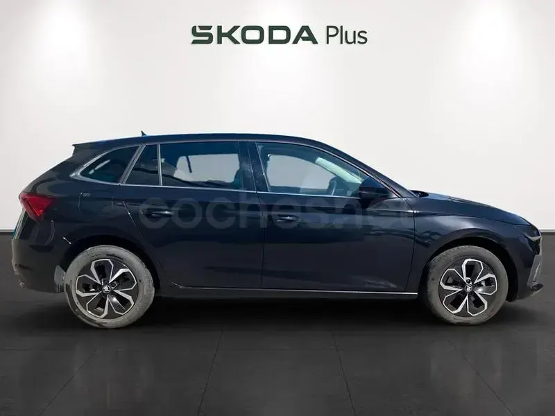 Usado Skoda Scala Selection 115 CV (84 kW) 2025 Negro Utilitario