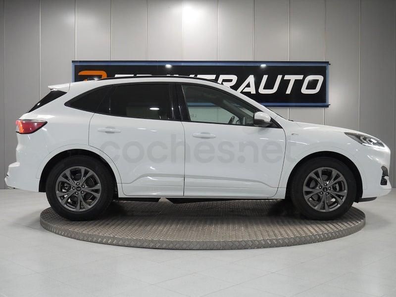 Usado Ford Kuga ST-Line 150 CV (110 kW) 2022 Blanco SUV