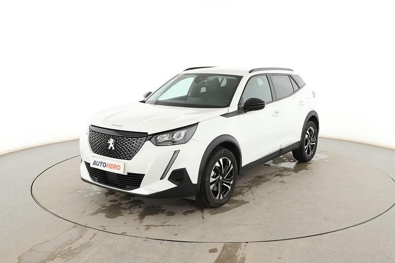 Usado Peugeot 2008 Allure 131 CV (96 kW) 2021 Blanco SUV