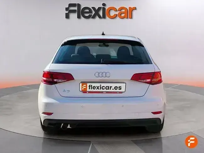 Usado Audi A3 150 HP (110 kW) 2019 Branco Sedan