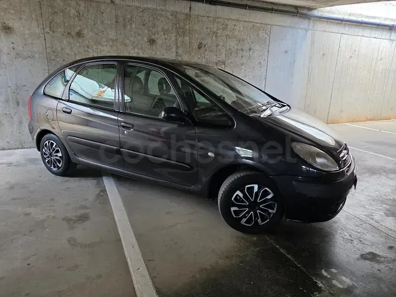 Usado Citroën Xsara Picasso 110 CV (80 kW) 2005 Gris / plata Monovolumen