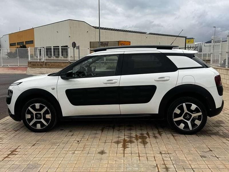 Usado Citroën C4 Cactus Shine Edition 99 CV (72 kW) 2016 Blanco Utilitario