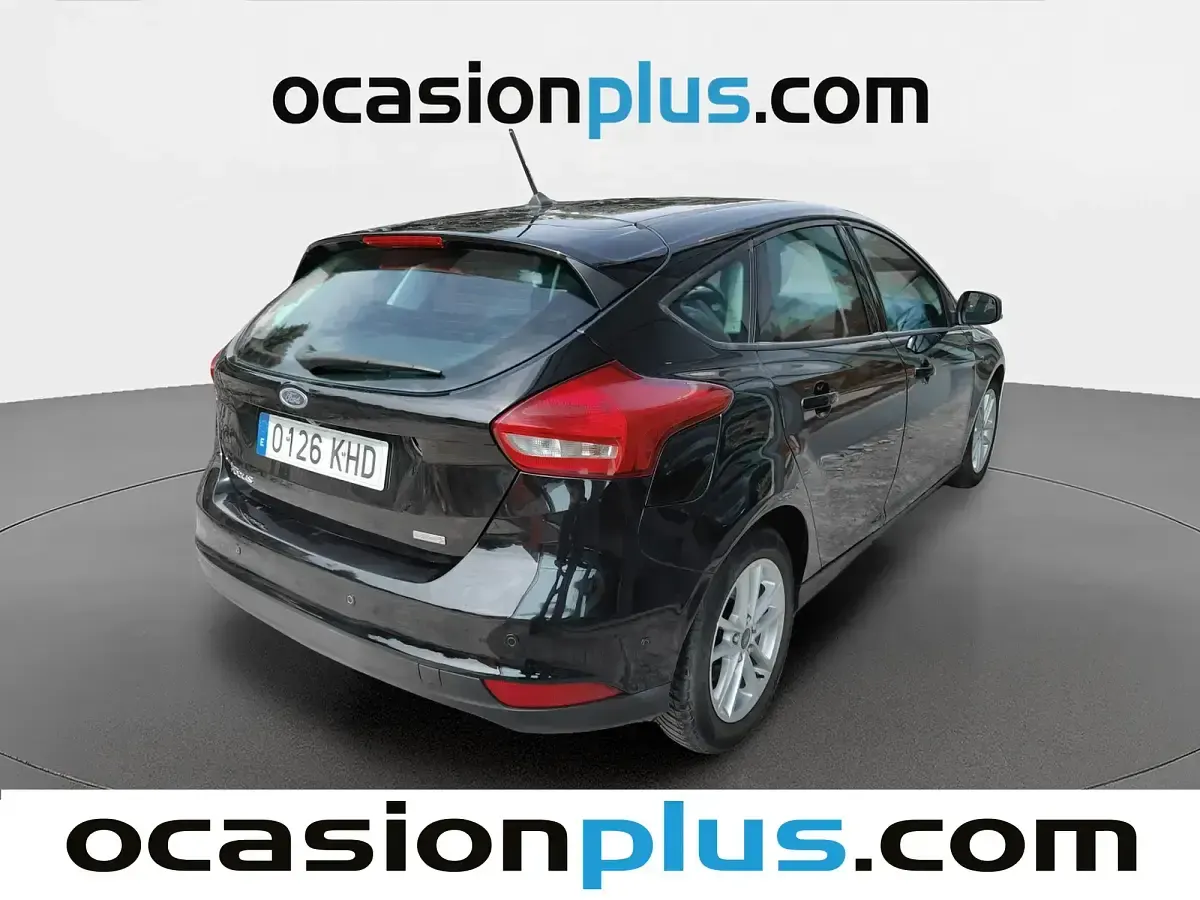 Usado Ford Focus Trend 125 CV (91 kW) 2018 Negro Berlina