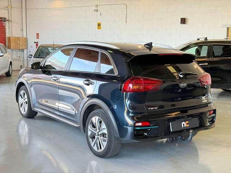 Usado Kia e-Niro 150 kW (204 CV) 2022 Azul SUV