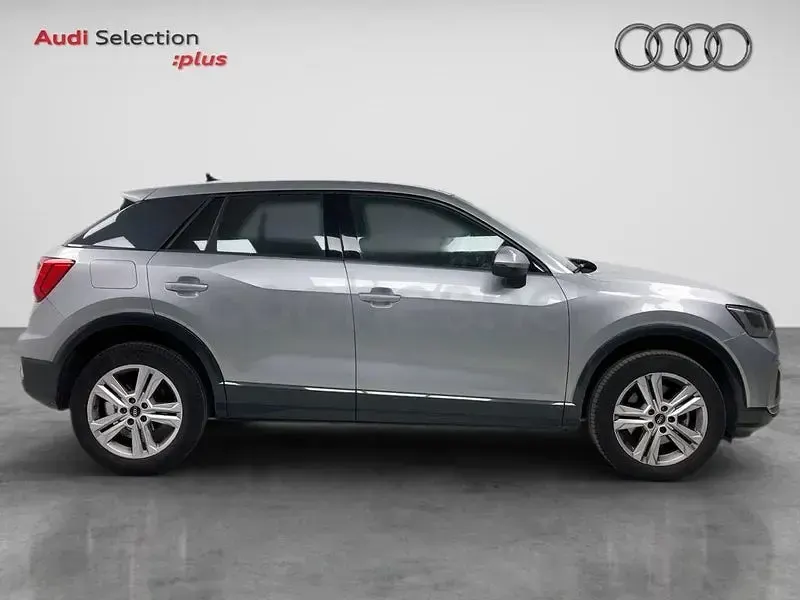 Usado Audi Q2 Advanced Plus 116 CV (85 kW) 2025 Gris / plata SUV