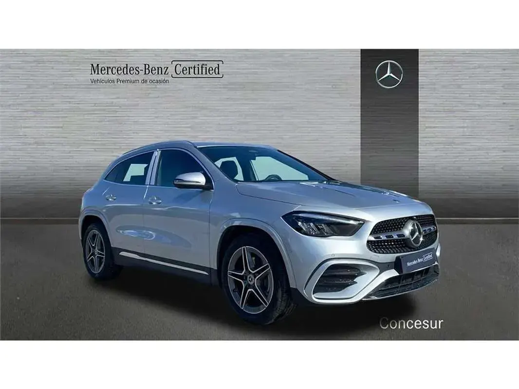 Usado Mercedes GLA200 163 CV (119 kW) 2025 Plateado SUV
