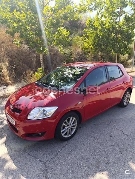 Rojo Usado 2009 Toyota Auris Berlina | 4500 € (Precio justo) - Imagen 1/4