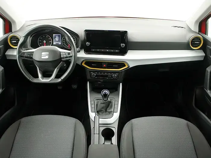Usado Seat Arona Style 110 CV (80 kW) 2022 Rojo SUV