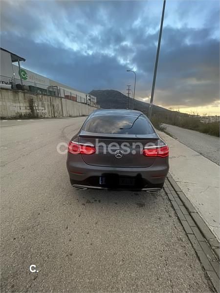 Usado Mercedes GLC220 194 CV (142 kW) 2018 Gris / plata Coupe