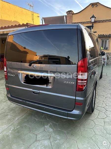 Usado Mercedes Viano 150 CV (110 kW) 2011 Gris / plata Monovolumen