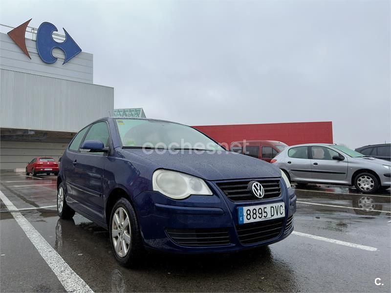 Azul Usado 2006 VW Polo Advance Berlina | 3650 € (Buen precio) - Imagen 1/4