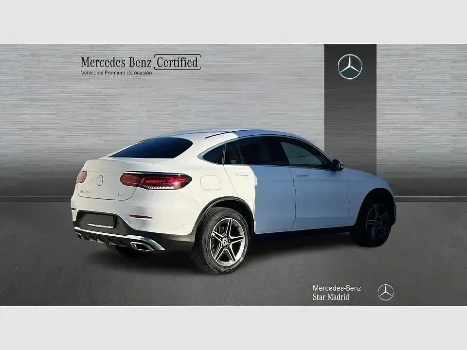 Używany Mercedes GLC220 AMG line 194 KM (142 kW) 2022 Biały Coupe