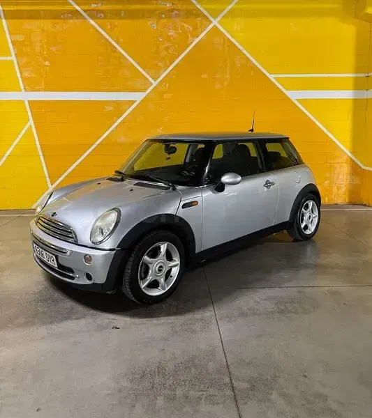 Usado Mini ONE 90 CV (66 kW) 2006 Gris / plata Utilitario