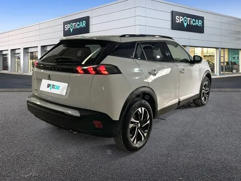 Usado Peugeot 2008 Allure 110 CV (80 kW) 2022 Blanco SUV