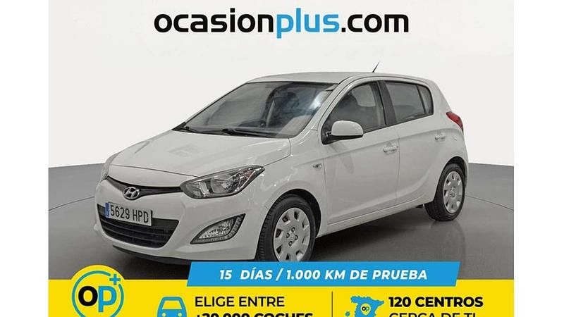 Usado Hyundai i20 90 CV (66 kW) 2013 Blanco Utilitario