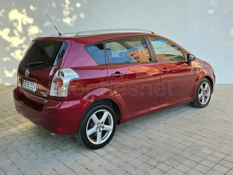 Usado Toyota Corolla Verso Sport 177 CV (130 kW) 2006 Granate Monovolumen