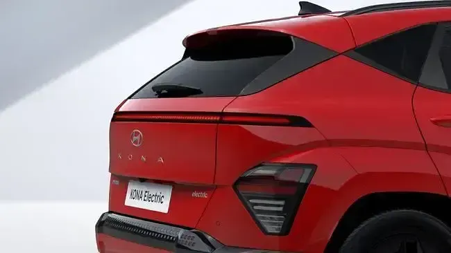 Nieuw Hyundai Kona Blackline 150 kW (204 PK) 2026 Rood SUV