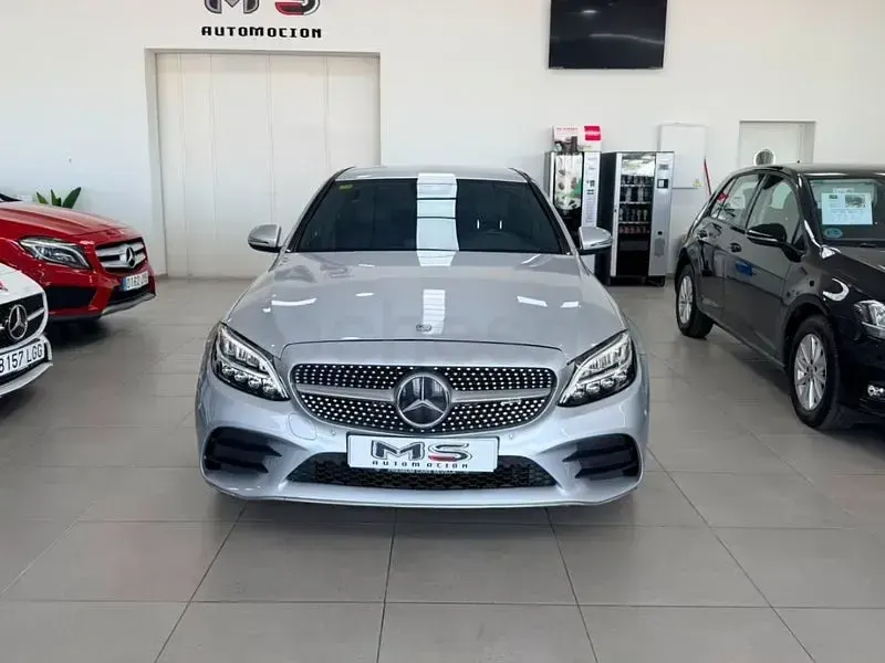 Usado Mercedes C300 245 CV (180 kW) 2019 Gris / plata Berlina
