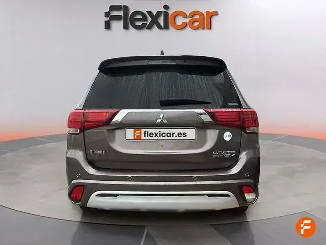 Usado Mitsubishi Outlander P-HEV 224 CV (164 kW) 2019 Marrón