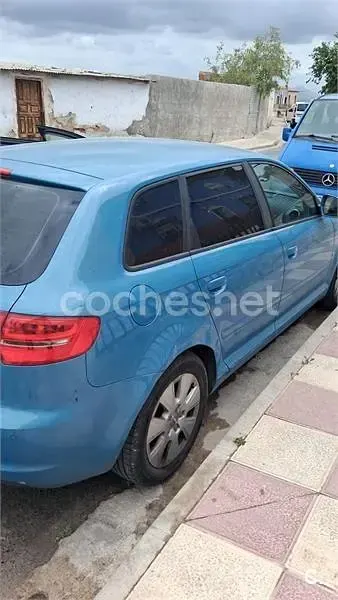 Usado Audi A3 Sportback Attraction 105 CV (77 kW) 2010 Azul Utilitario