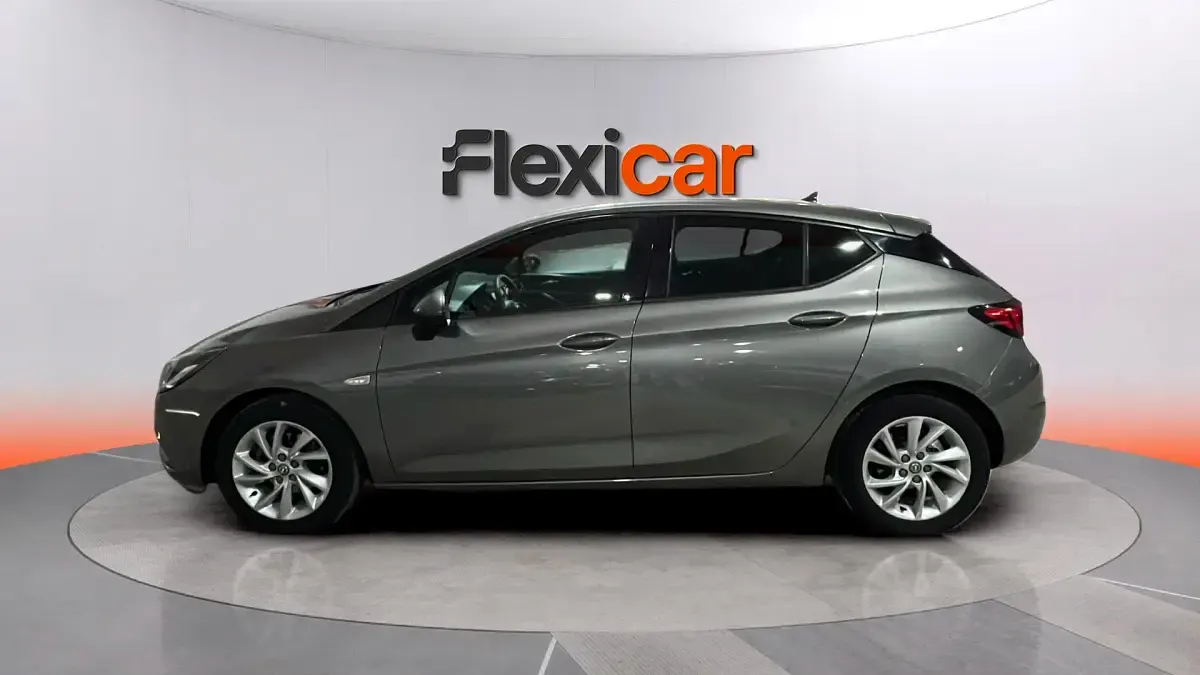Usado Opel Astra Dynamic 150 CV (110 kW) 2019 Gris Berlina
