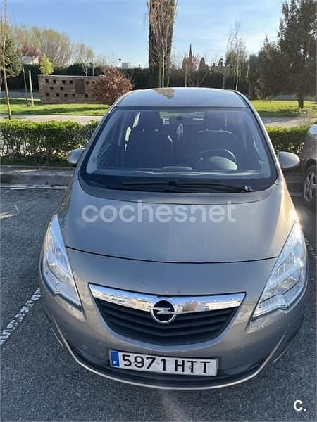 Usado Opel Meriva Selective 110 CV (80 kW) 2013 Beige Monovolumen