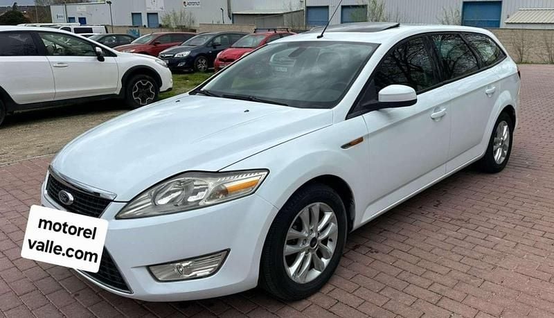 Usado Ford Mondeo Trend 140 CV (102 kW) 2009 Blanco Familiar