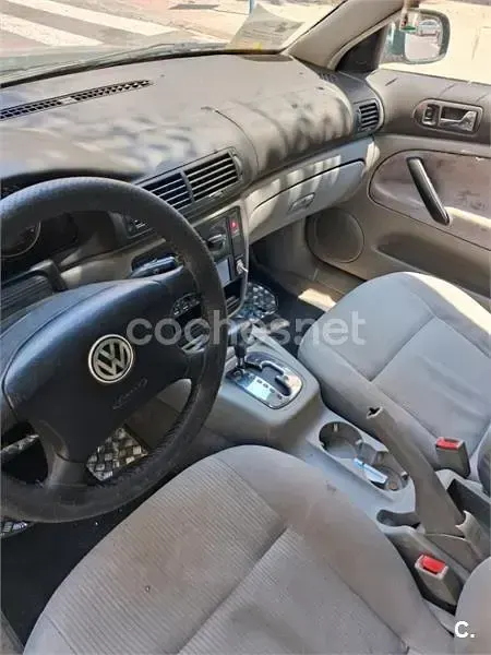 Usado VW Passat Trendline 130 CV (95 kW) 2003 Verde Berlina